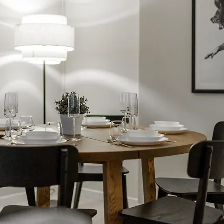 아파트 Citycenter Family Apartment, Three Bedrooms Up To 8 People, Free Parking And Wifi *