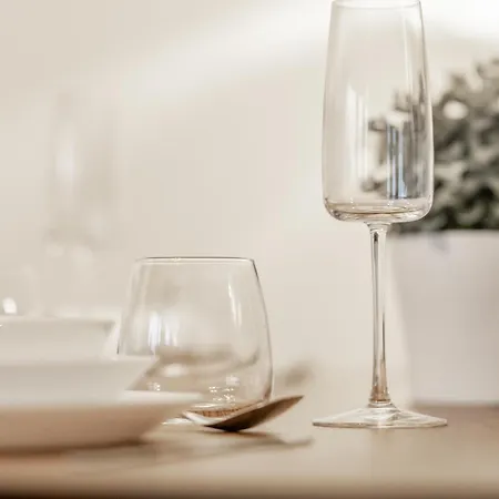 Center Topfloor Apartment, Three Bedrooms Up To 8 People, Free Parking