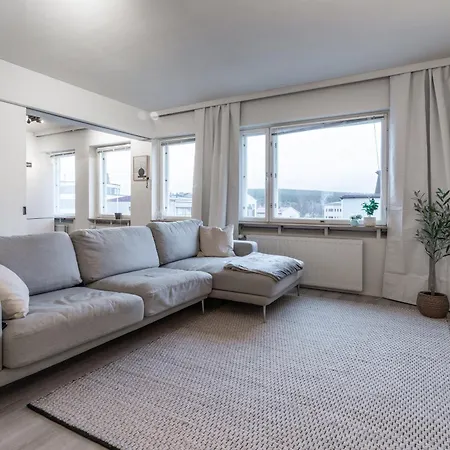 Center Topfloor Apartment, Three Bedrooms Up To 8 People, Free Parking