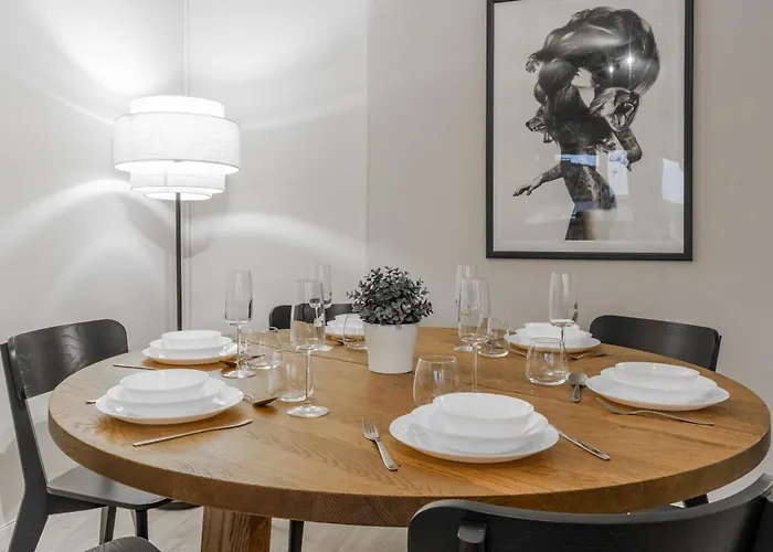 Citycenter Family Apartment, Three Bedrooms Up To 8 People, Free Parking And Wifi