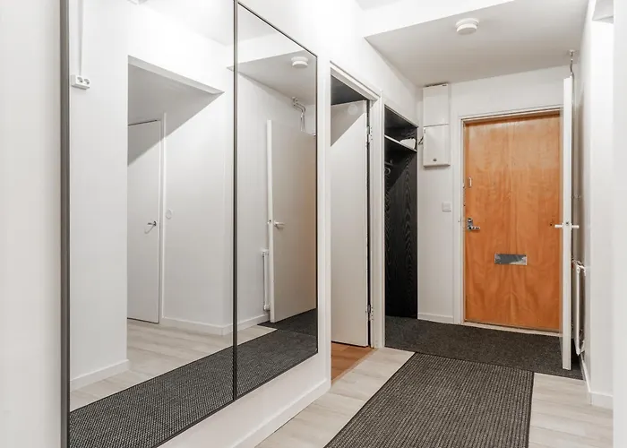 Citycenter Family Apartment, Three Bedrooms Up To 8 People, Free Parking And Wifi Appartement