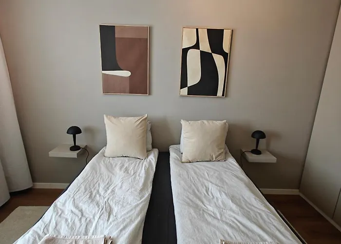 Citycenter Family Apartment, Three Bedrooms Up To 8 People, Free Parking And Wifi * Rovaniemi